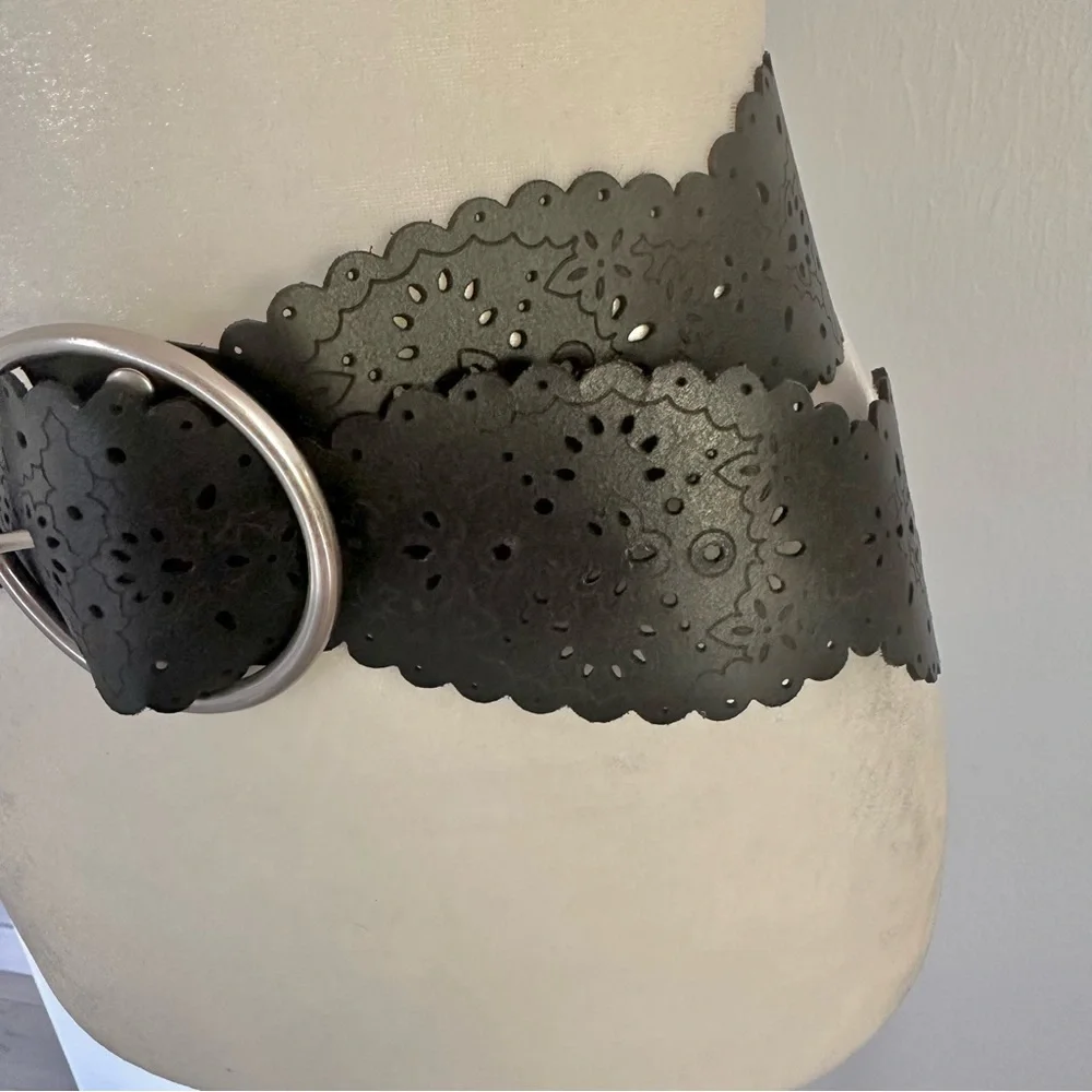 Genuine leather crafted belt - Picture 2 of 5